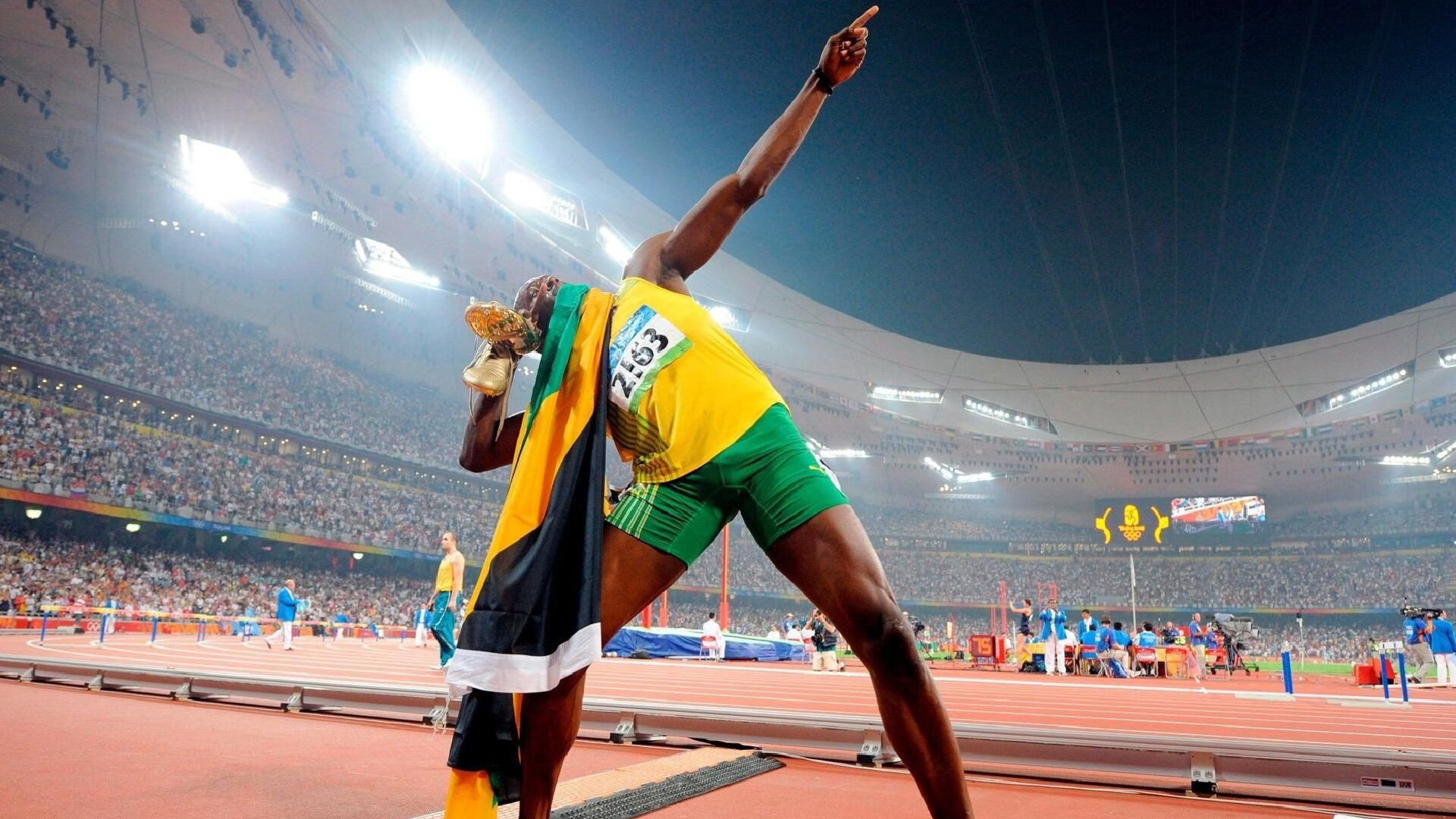 米兰双雄激烈竞争，意甲局势紧张