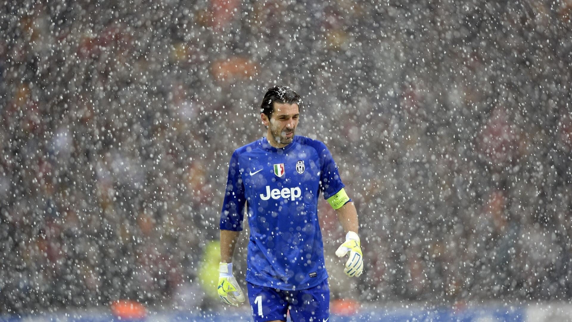 回顾登贝莱巴萨时代，迟到的天赋引发反思，登贝莱加盟巴萨转会费